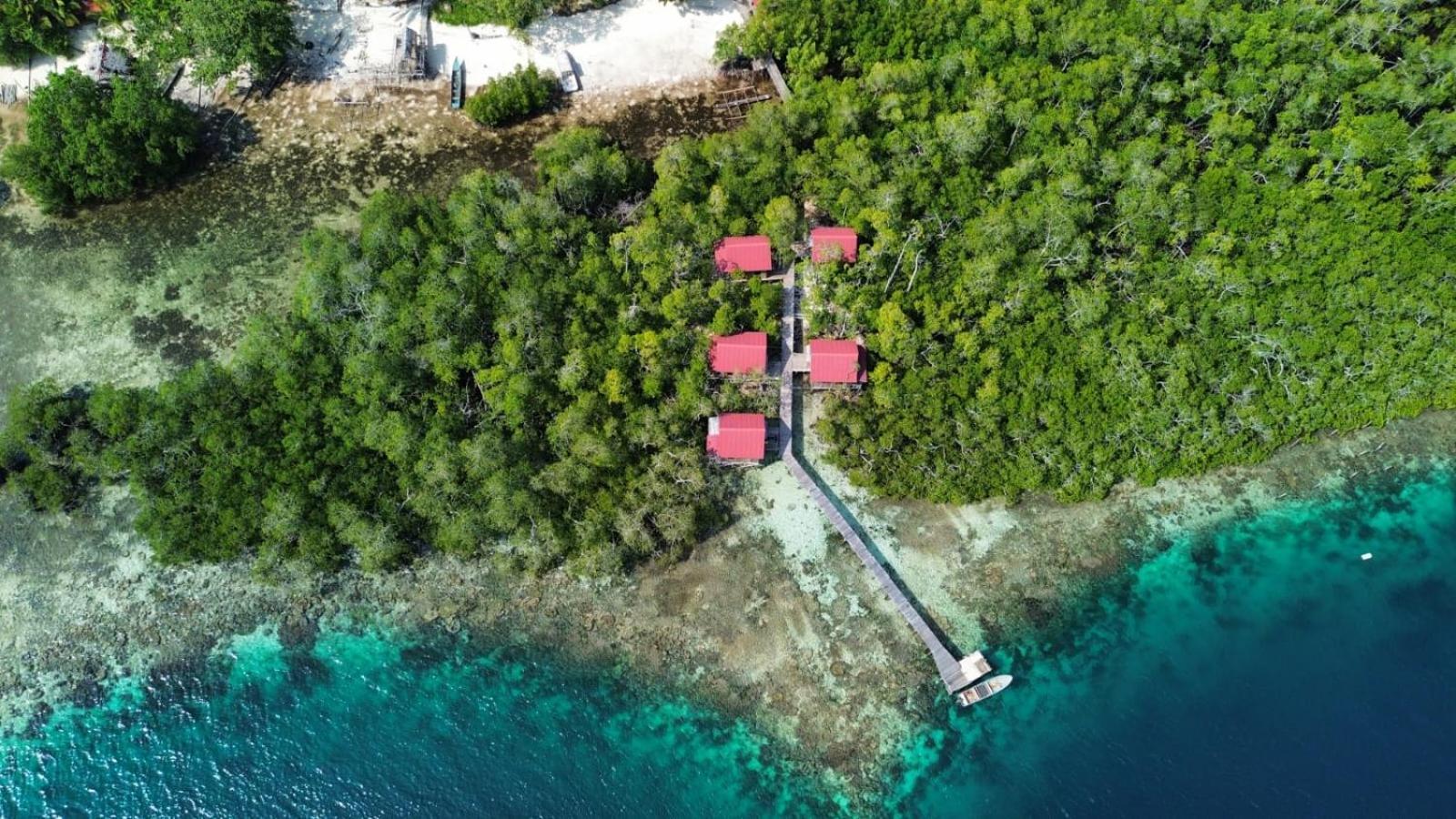 Villa Raja Ampat Blue Sea Besir Exterior foto